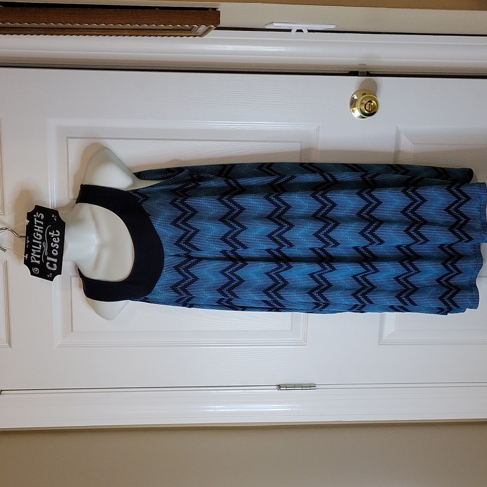 Enfocus Woman Tunic 14W Sleeveless Blue/Black Chevron Dots